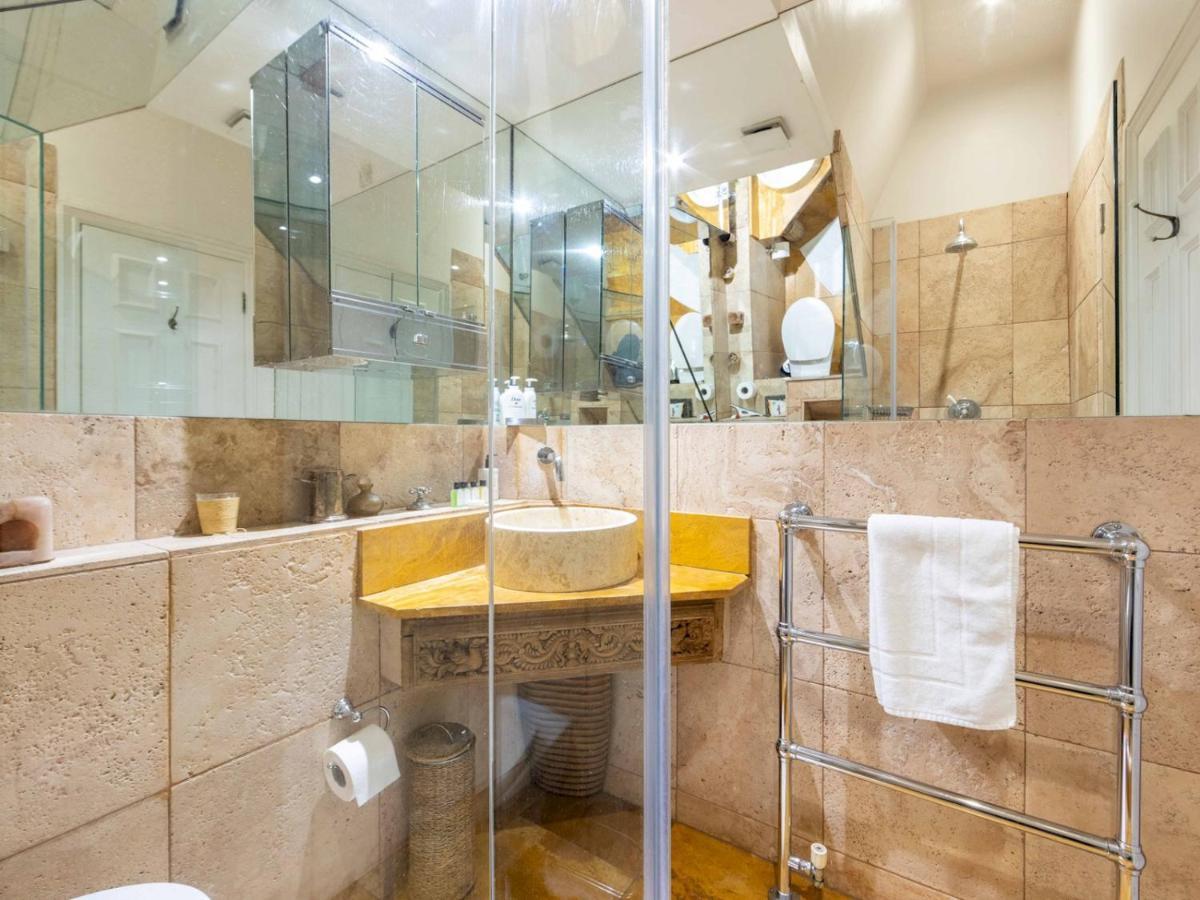 Pass The Keys Split-Floors Antique Apartment In Portobello Road Λονδίνο Εξωτερικό φωτογραφία